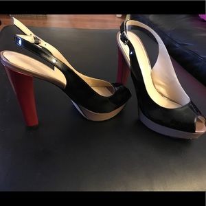 ENZO PATENT OPEN TOE SLING BACK IN BLACK TAN & RED
